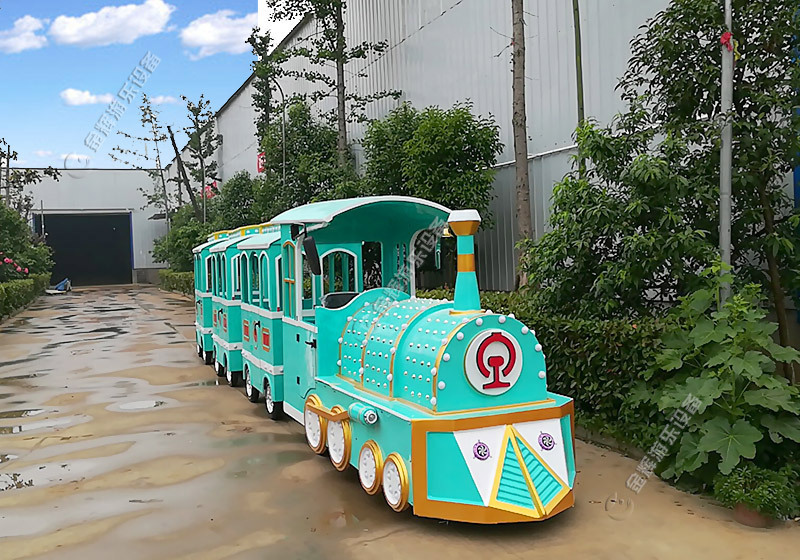 乘坐旅游小火車體驗(yàn)如何？